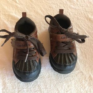Carter’s Benelli little boys size 6 lace up Velcro rubber supportive sol…